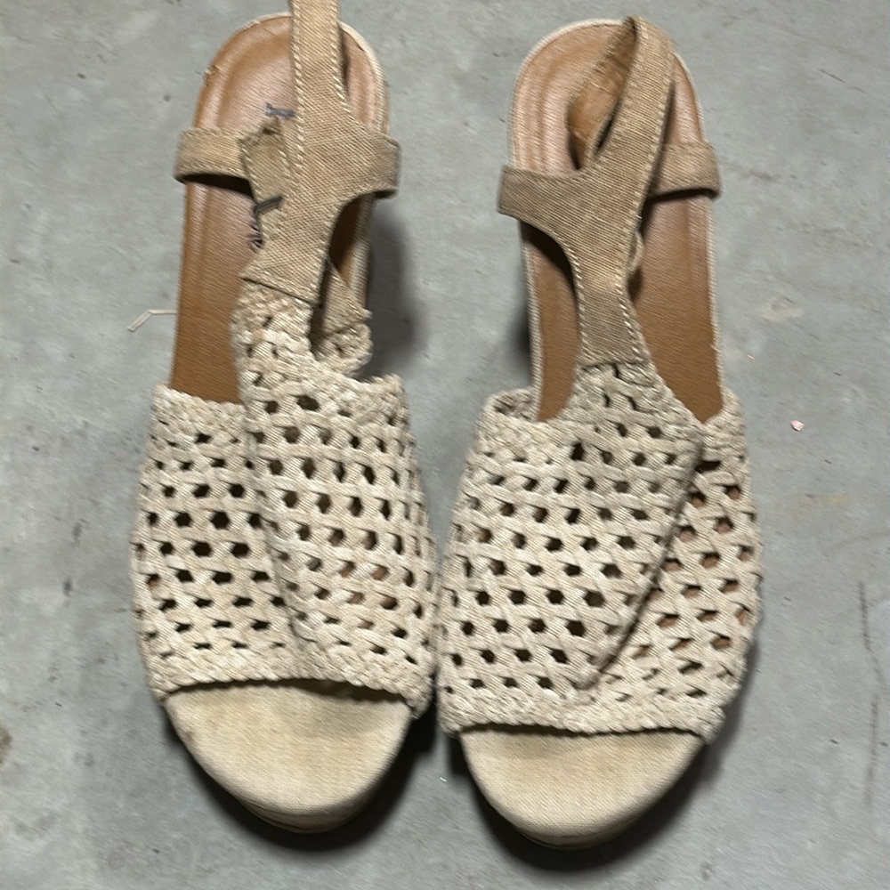 BKE Shoes‎ | Wedge Heel Cloth Material / Size 8.5 / Uu-35